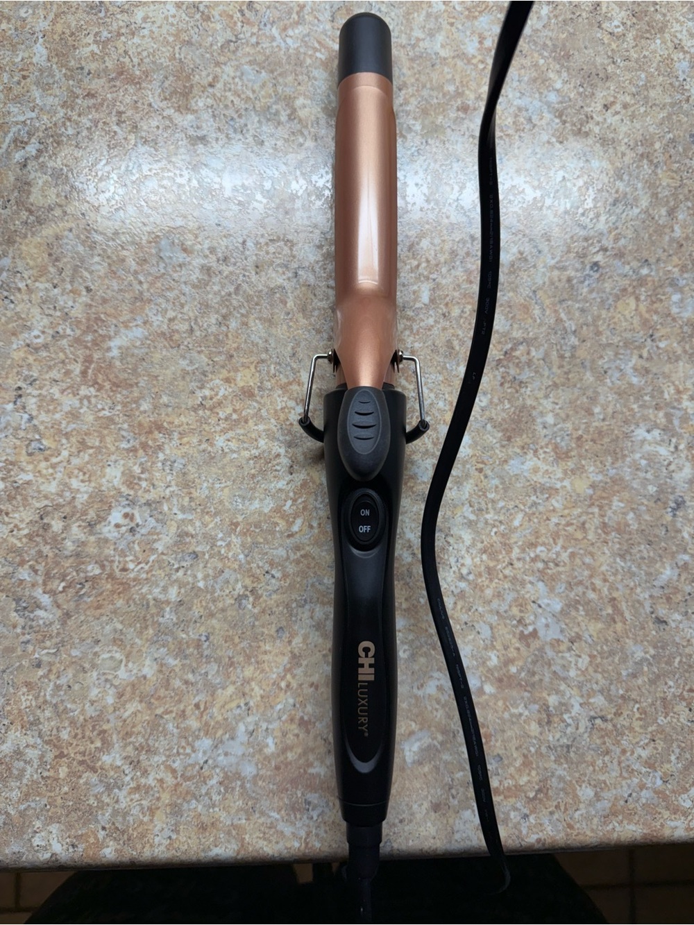 CHI Luxury Rose Gold Curling Iron - CHI Luxury 1.5" Barrel, Rose Gold/Black